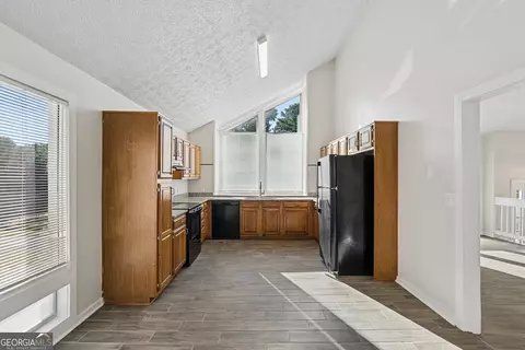 Kitchen - 587 Farmbrook Trl NE, Kennesaw, GA 30144 photo 1 of 1