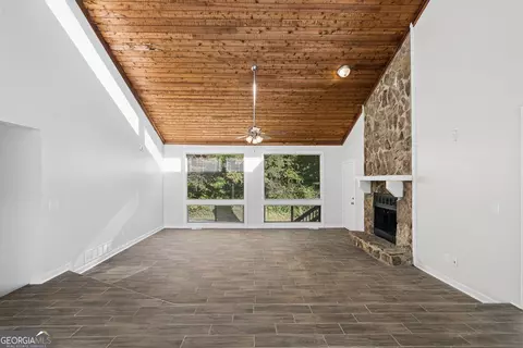 Living - 587 Farmbrook Trl NE, Kennesaw, GA 30144 photo 2 of 3