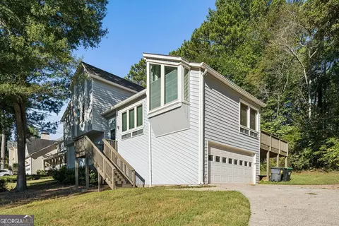 Exterior - 587 Farmbrook Trl NE, Kennesaw, GA 30144 photo 2 of 6
