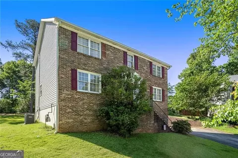 2260 Deer Oaks Trl, Lawrenceville, GA 30044
