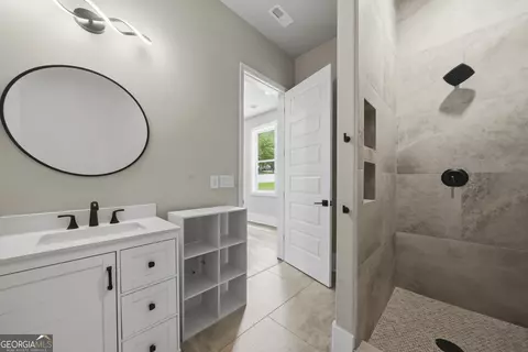 Bath - 391 Parker Rd, Covington, GA 30014 photo 3 of 7