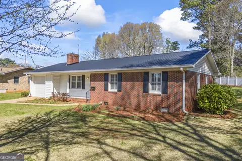 131 Roosevelt Blvd, Commerce, GA 30529