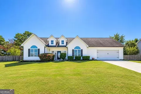 3021 Black Fox Dr, Loganville, GA 30052