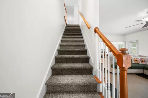 Entry Way - 207 Arthur Dr, Mcdonough, GA 30252 photo 4 of 6