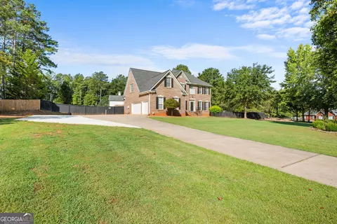 Exterior - 207 Arthur Dr, Mcdonough, GA 30252 photo 9 of 10