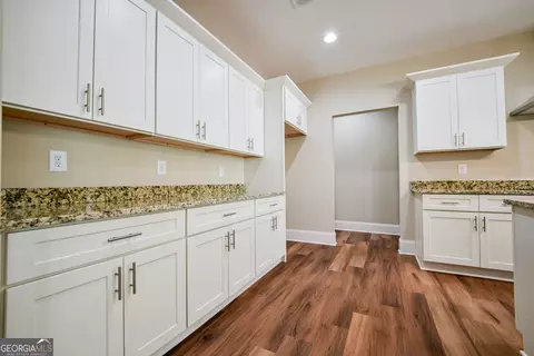 Entry Way - 35 Mattie Ct, Mansfield, GA 30055 photo 2 of 9