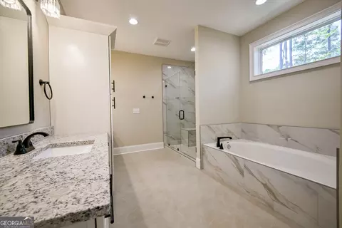 Bath - 35 Mattie Ct, Mansfield, GA 30055 photo 2 of 6