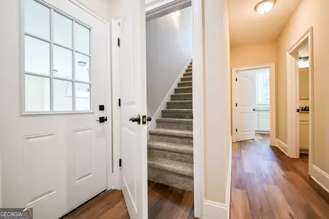Entry Way - 35 Mattie Ct, Mansfield, GA 30055 photo 6 of 9