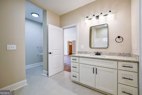 Bath - 35 Mattie Ct, Mansfield, GA 30055 photo 4 of 6