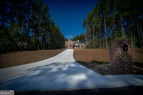 Exterior - 35 Mattie Ct, Mansfield, GA 30055 photo 8 of 9