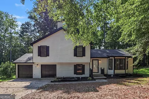 5880 Bluebonnet Cir, College Park, GA 30349