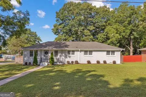 132 Clifford St, Loganville, GA 30052