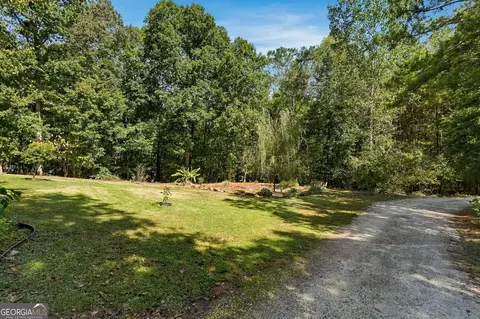 Exterior - 180 Pebble Creek Dr, Covington, GA 30016 photo 5 of 7