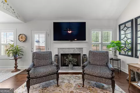 Living - 557 Lago Ct, Lagrange, GA 30241 photo 2 of 2
