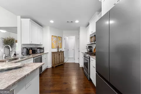 Entry Way - 557 Lago Ct, Lagrange, GA 30241 photo 1 of 1