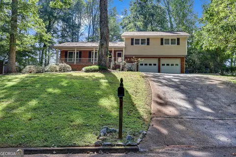 5728 Four Winds Ct SW, Lilburn, GA 30047