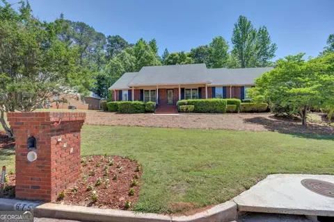 675 SE Clubland Cir, Conyers, GA 30094