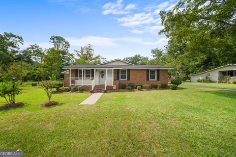 104 Irwin Dr, Statesboro, GA 30458