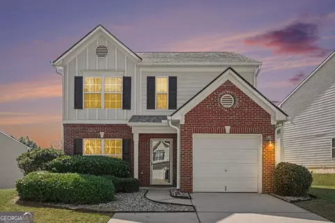 9464 Lakeview Rd, Union City, GA 30291