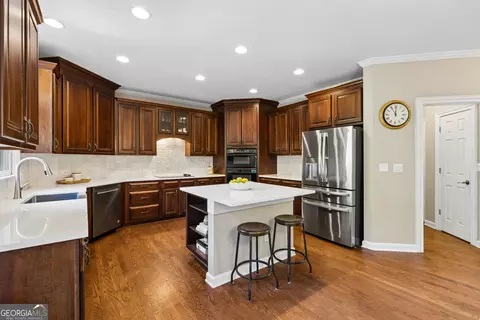 Kitchen - 230 Rivergate Dr, Suwanee, GA 30024 photo 4 of 4