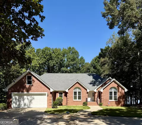 415 Long Shoals Dr, Eatonton, GA 31024
