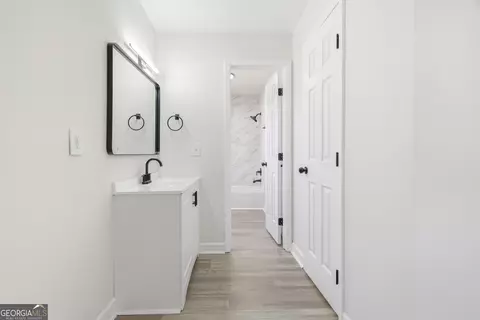 Entry Way - 1781 Brooks Rd, Dacula, GA 30019 photo 2 of 5