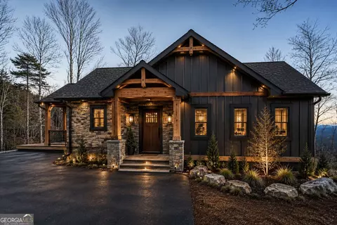 2 Linderhof Ln, Clayton, GA 30525