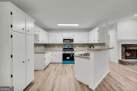 Kitchen - 284 Hobson Dr, Jasper, GA 30143 photo 1 of 5