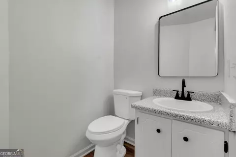 Bath - 284 Hobson Dr, Jasper, GA 30143 photo 5 of 5