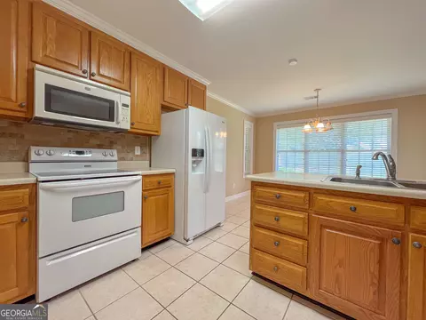 Kitchen - 1012 Springdale Rd, Dublin, GA 31021 photo 3 of 3