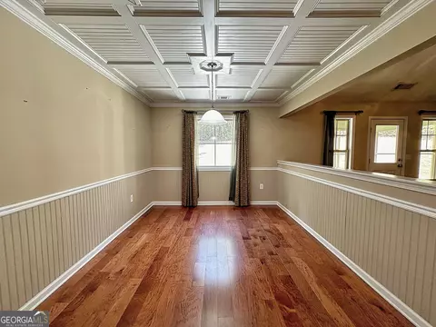 Living - 950 John Lovelace Rd, Lagrange, GA 30241 photo 4 of 5