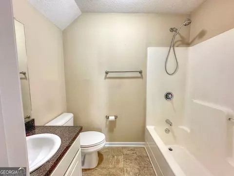 Bath - 950 John Lovelace Rd, Lagrange, GA 30241 photo 7 of 7