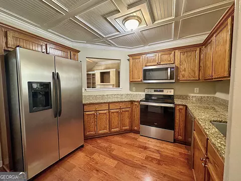Kitchen - 950 John Lovelace Rd, Lagrange, GA 30241 photo 2 of 3