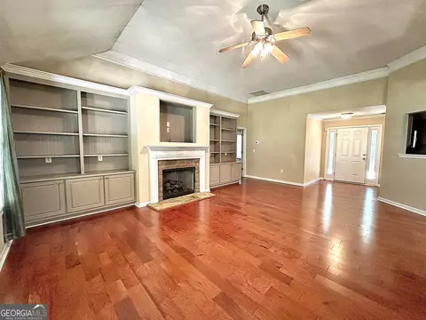 Living - 950 John Lovelace Rd, Lagrange, GA 30241 photo 2 of 5
