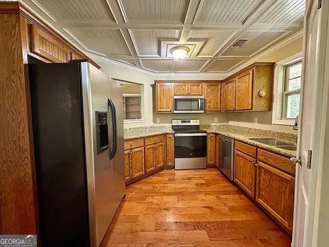 Kitchen - 950 John Lovelace Rd, Lagrange, GA 30241 photo 1 of 3