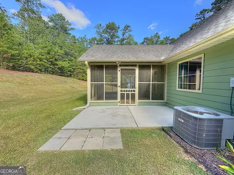 Exterior - 950 John Lovelace Rd, Lagrange, GA 30241 photo 3 of 9