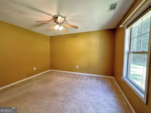 Bedroom - 950 John Lovelace Rd, Lagrange, GA 30241 photo 4 of 7
