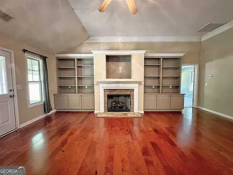 Living - 950 John Lovelace Rd, Lagrange, GA 30241 photo 1 of 5