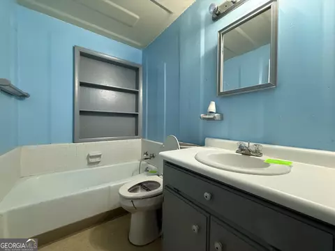Bath - 4 Poppys Ln, Toccoa, GA 30577 photo 2 of 2
