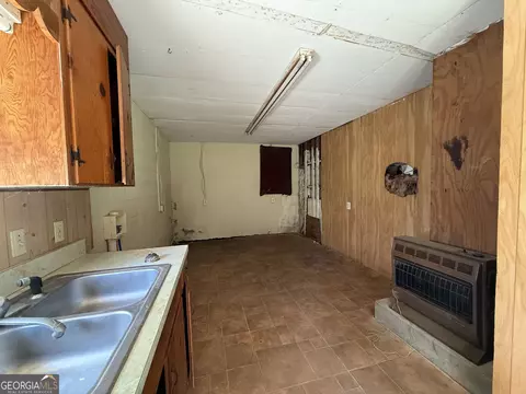 Kitchen - 4 Poppys Ln, Toccoa, GA 30577 photo 2 of 2