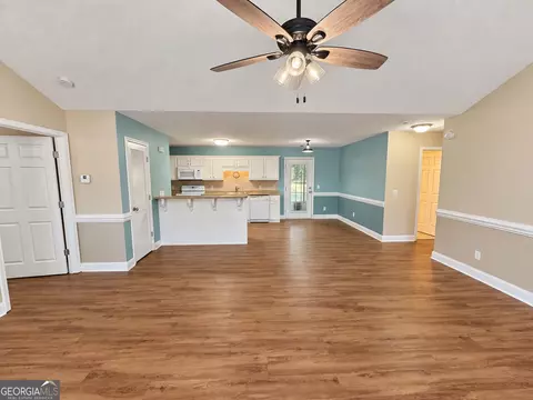 Living - 130 Pine St, Pulaski, GA 30451 photo 1 of 4