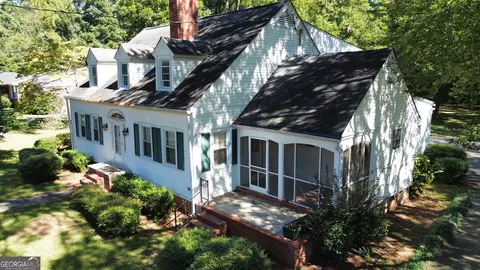 803 Dolvin Ave, Union Point, GA 30669
