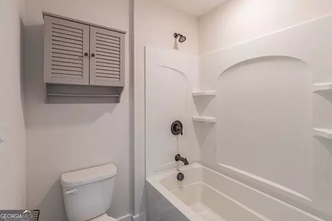 Bath - 2849 Windsor Knoll Dr, Dacula, GA 30019 photo 3 of 9
