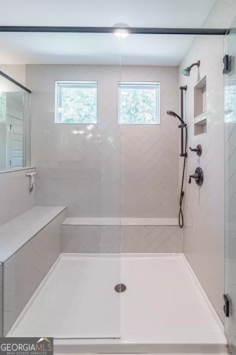 Bath - 2849 Windsor Knoll Dr, Dacula, GA 30019 photo 5 of 9