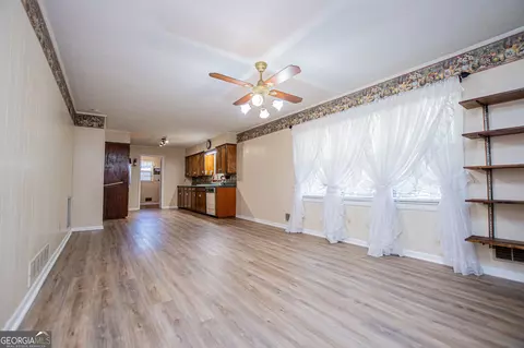 Living - 677 Upper Caldwell Rd, Bowdon, GA 30108 photo 4 of 8
