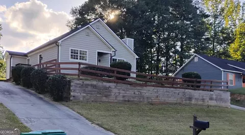 910 Winterside Ln, Atlanta, GA 30349