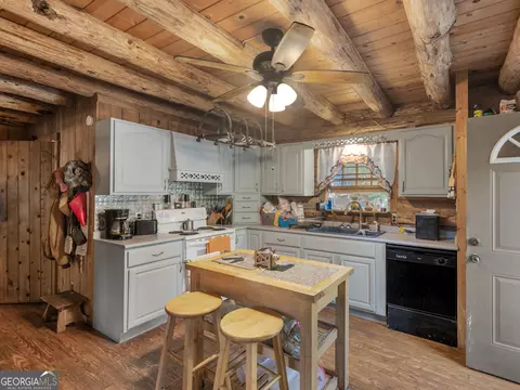 Kitchen - 287 Dumas Rd, Forsyth, GA 31029 photo 2 of 4