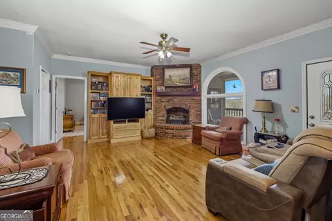 Living - 401 Herrin Rd, Cornelia, GA 30531 photo 1 of 3