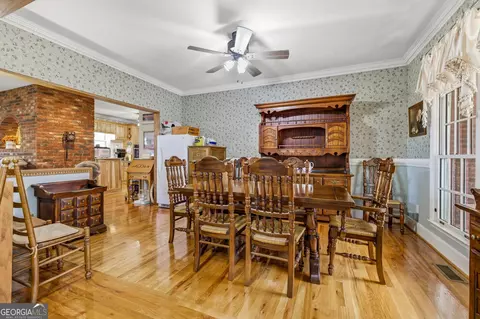 Dining - 401 Herrin Rd, Cornelia, GA 30531 photo 1 of 2