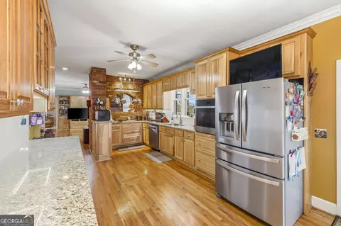 Kitchen - 401 Herrin Rd, Cornelia, GA 30531 photo 2 of 7